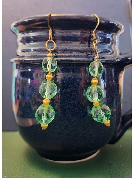 2/$10 SALE Vintage Dangle Earrings - Picture 5 of 5